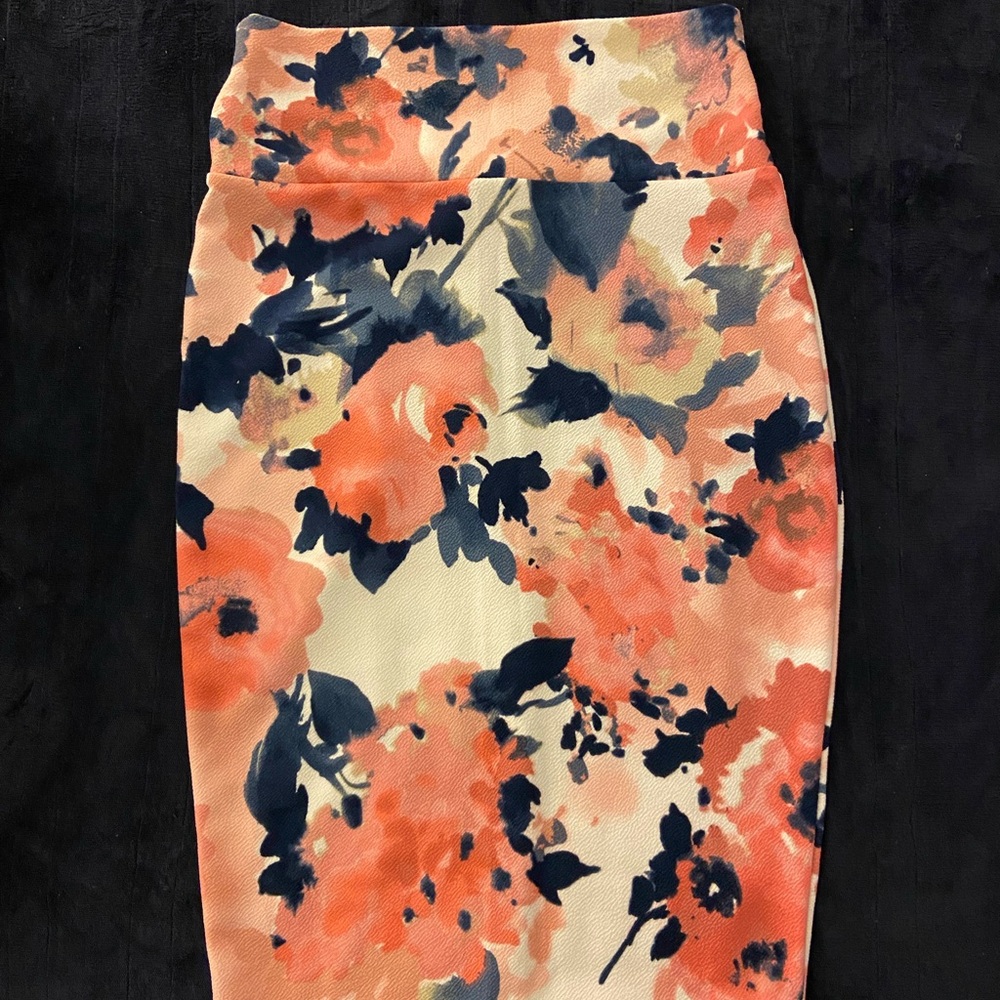 Silhouette Pink and Blue Midi Pencil Skirt for Casual Wear